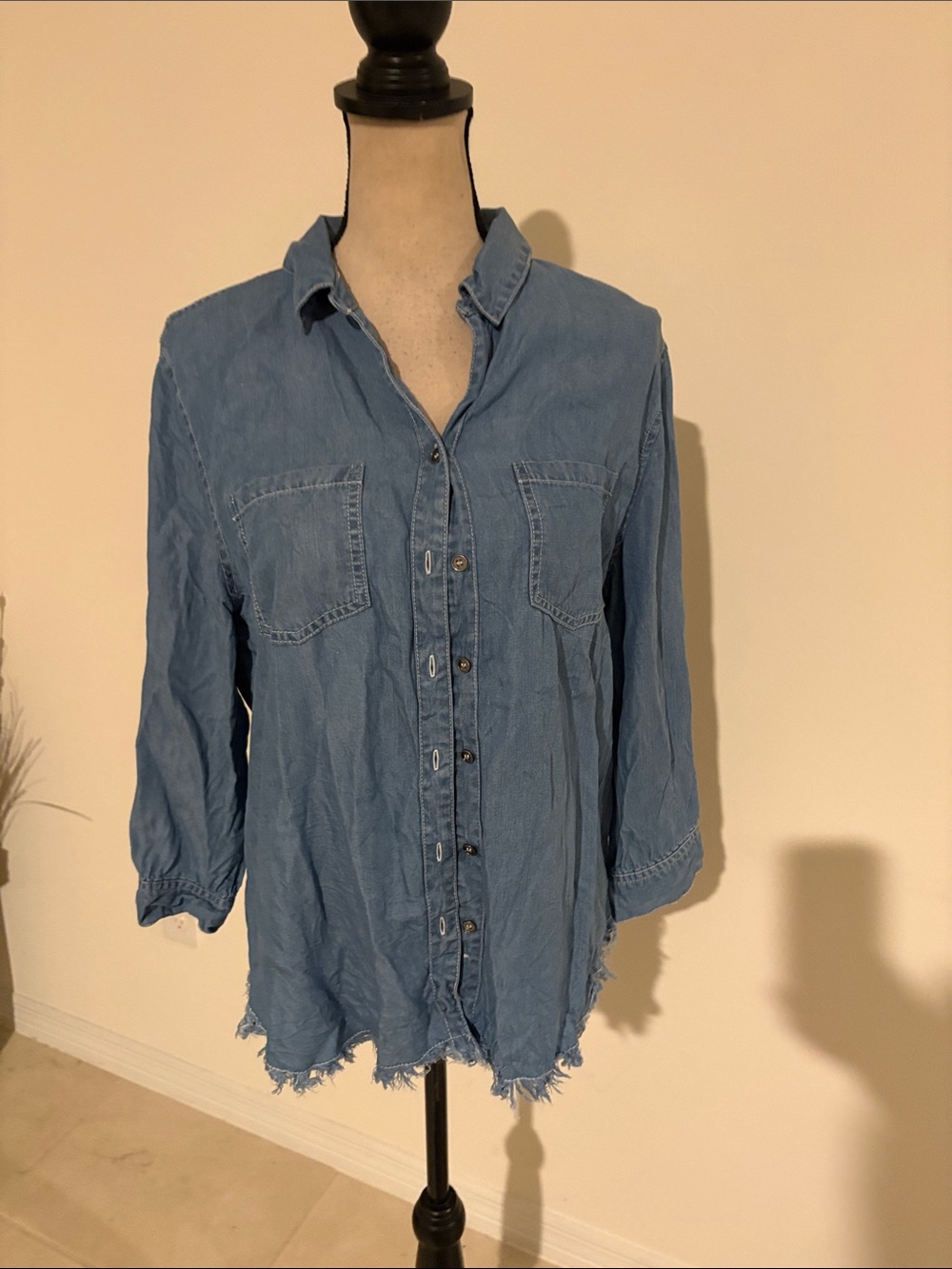 Hesters and orchard medium frayed Jean shirt 967 - Picture 2 of 7